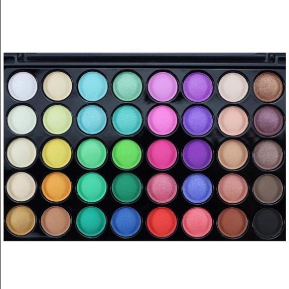 40 Eyeshadow Palette - Picture 3 of 4